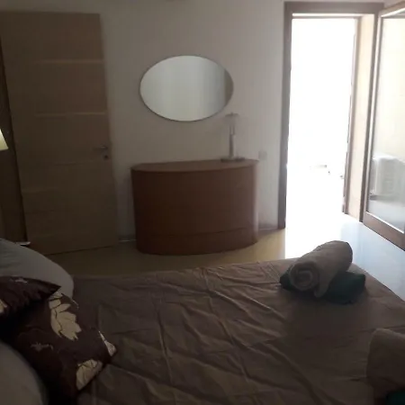 Apartment Poolside Luxury With Patio 11a4s Mgarr