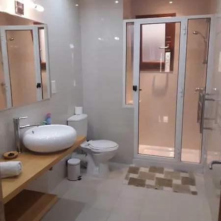 Poolside Luxury With Patio 11a4s Apartment Mgarr