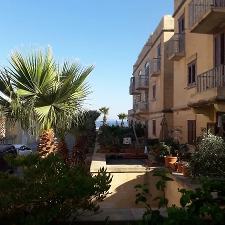 Poolside Luxury With Patio 11a4s Mgarr