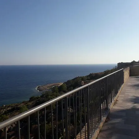 Poolside Luxury With Patio 11a4s * Mġarr