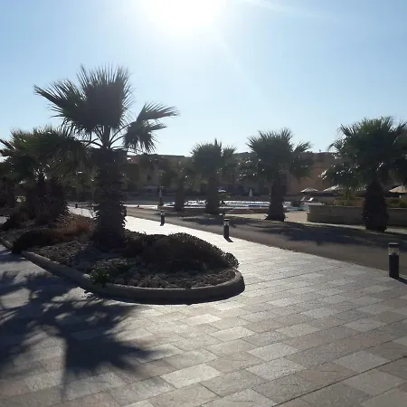 Apartment Poolside Luxury With Patio 11a4s *