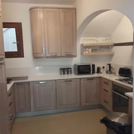 Apartament Poolside Luxury With Patio 11a4s
