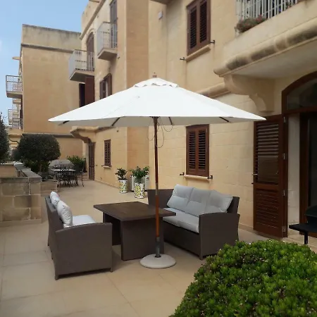 Poolside Luxury With Patio 11a4s *