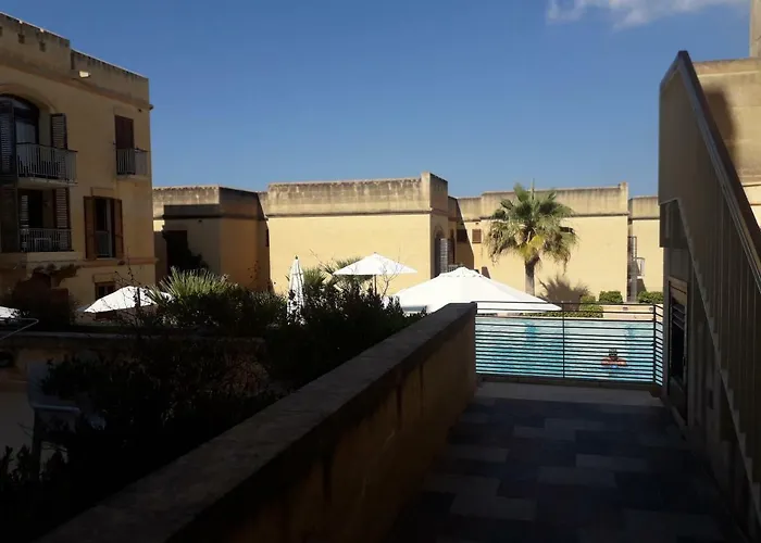 Poolside Luxury With Patio 11a4s Mgarr