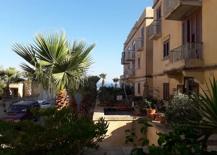 Poolside Luxury With Patio 11a4s Mgarr