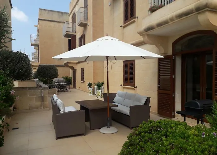 Poolside Luxury With Patio 11a4s *